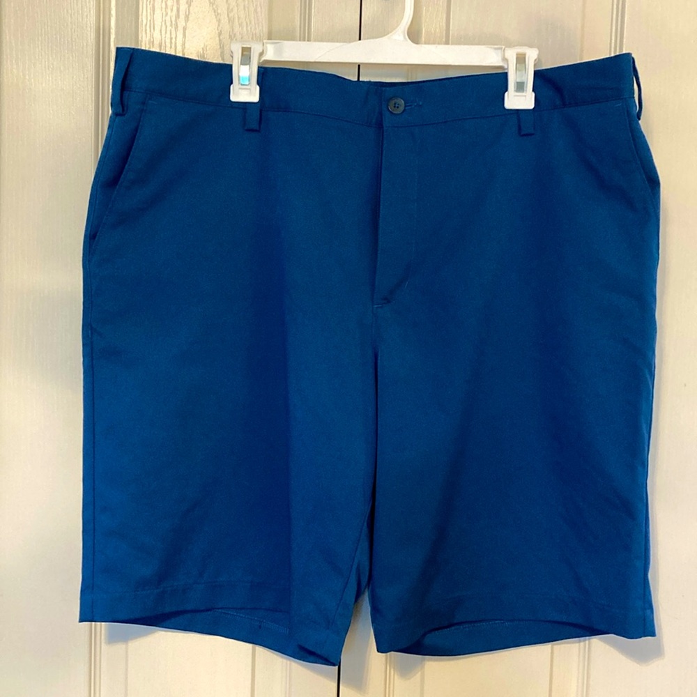 EUC adidas men’s golf shorts. Blue. Size 40